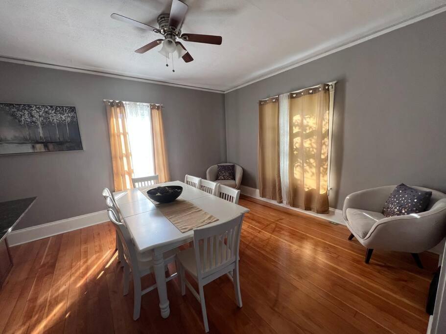 Timelessly Restored Home - Entirely Yours To Enjoy ビリングズ エクステリア 写真